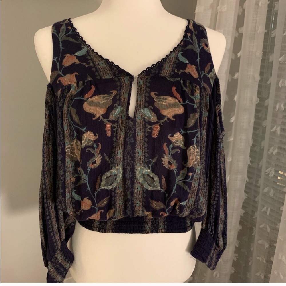Ecote Urban Outfitters cold shoulder top